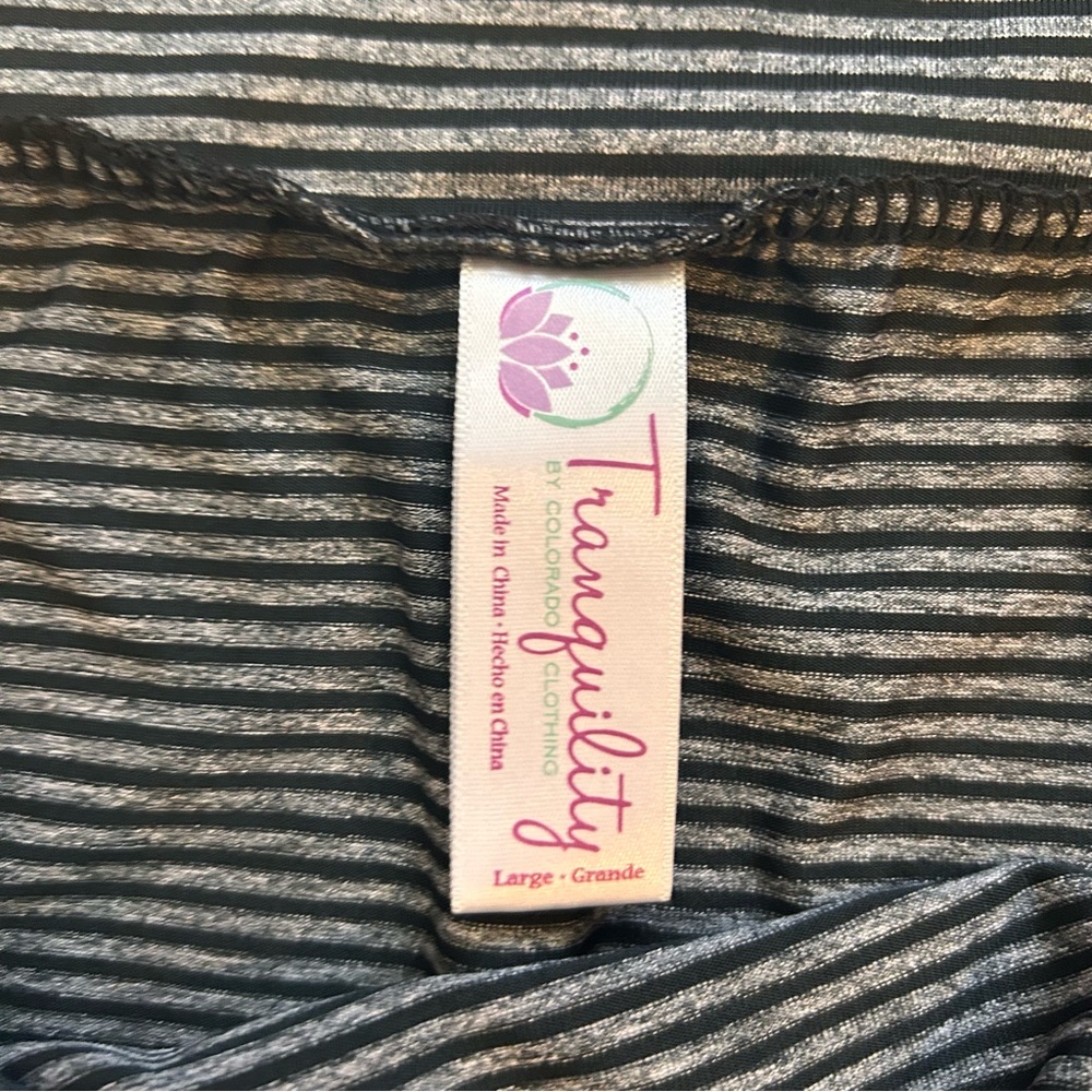 Tranquility Skirt Womans L Dark Gray Small Stripes Shirt - Picture 7 of 8
